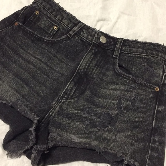 Black jean shorts - Picture 3 of 3